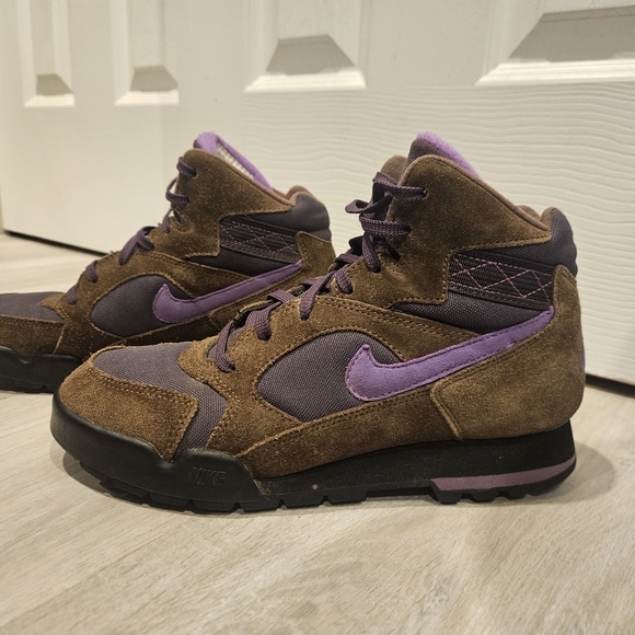 Nike Women's Brown and Purple High-Top CALDERA Sneakers WOW 🏆🥳 - Picture 9 of 9